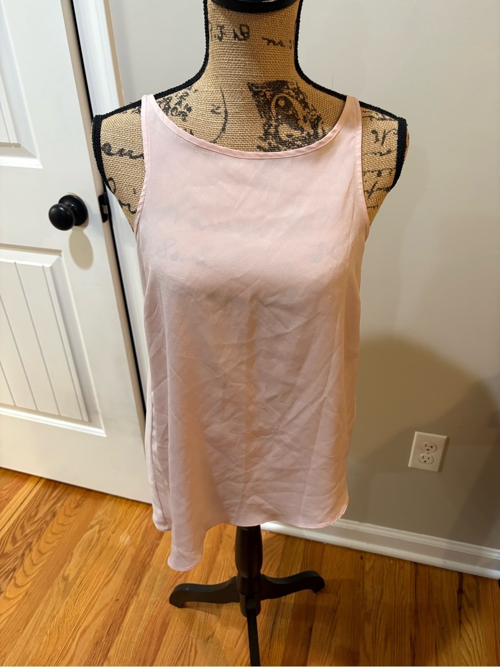 ▪️METAPHOR Lightweight Sleeveless Blouse